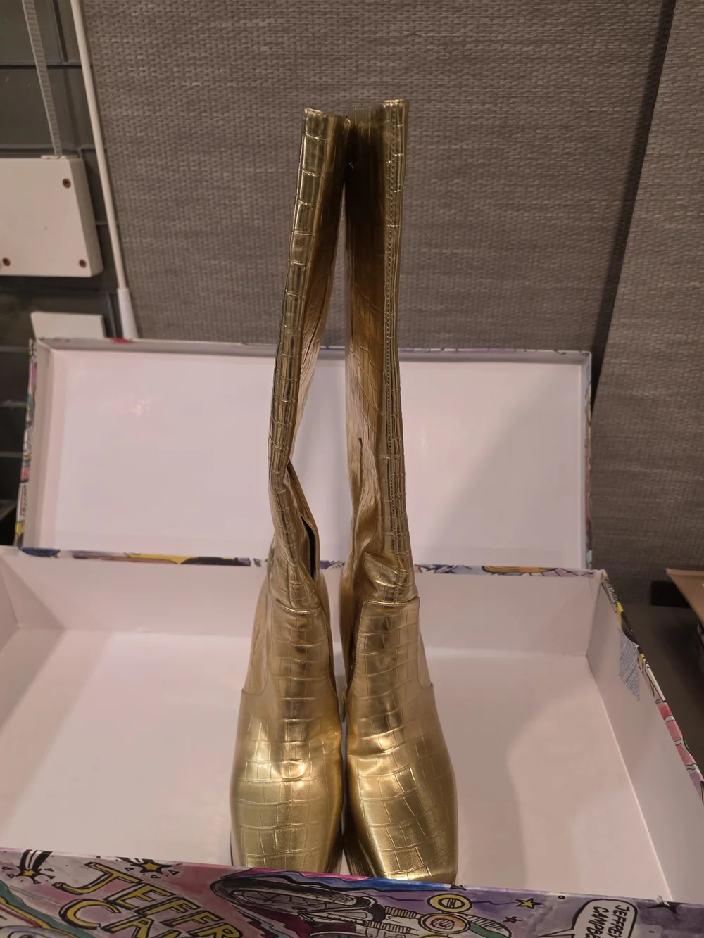 Jeffrey Campbell CLOVED Gold Metallic Croc Platform Boots Size 9 w/ Box